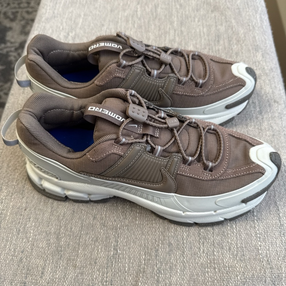 Nike zoom vomero Bone white and mink brown Women's Sneakers